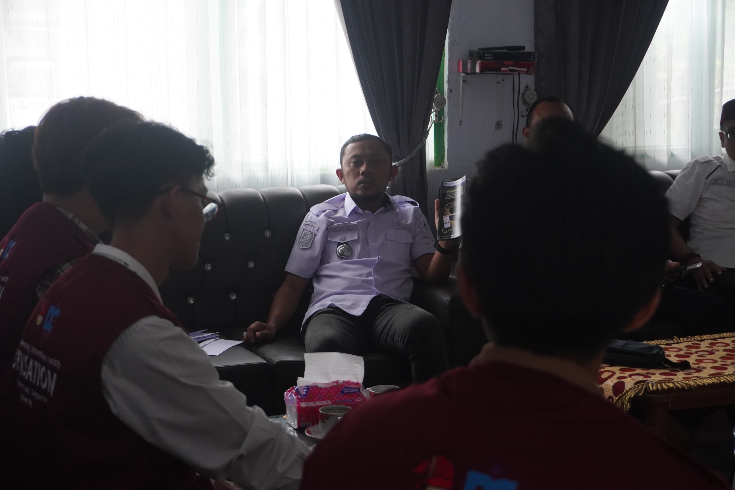 Audensi ke Kantor Kecamatan Sinjai Tengah