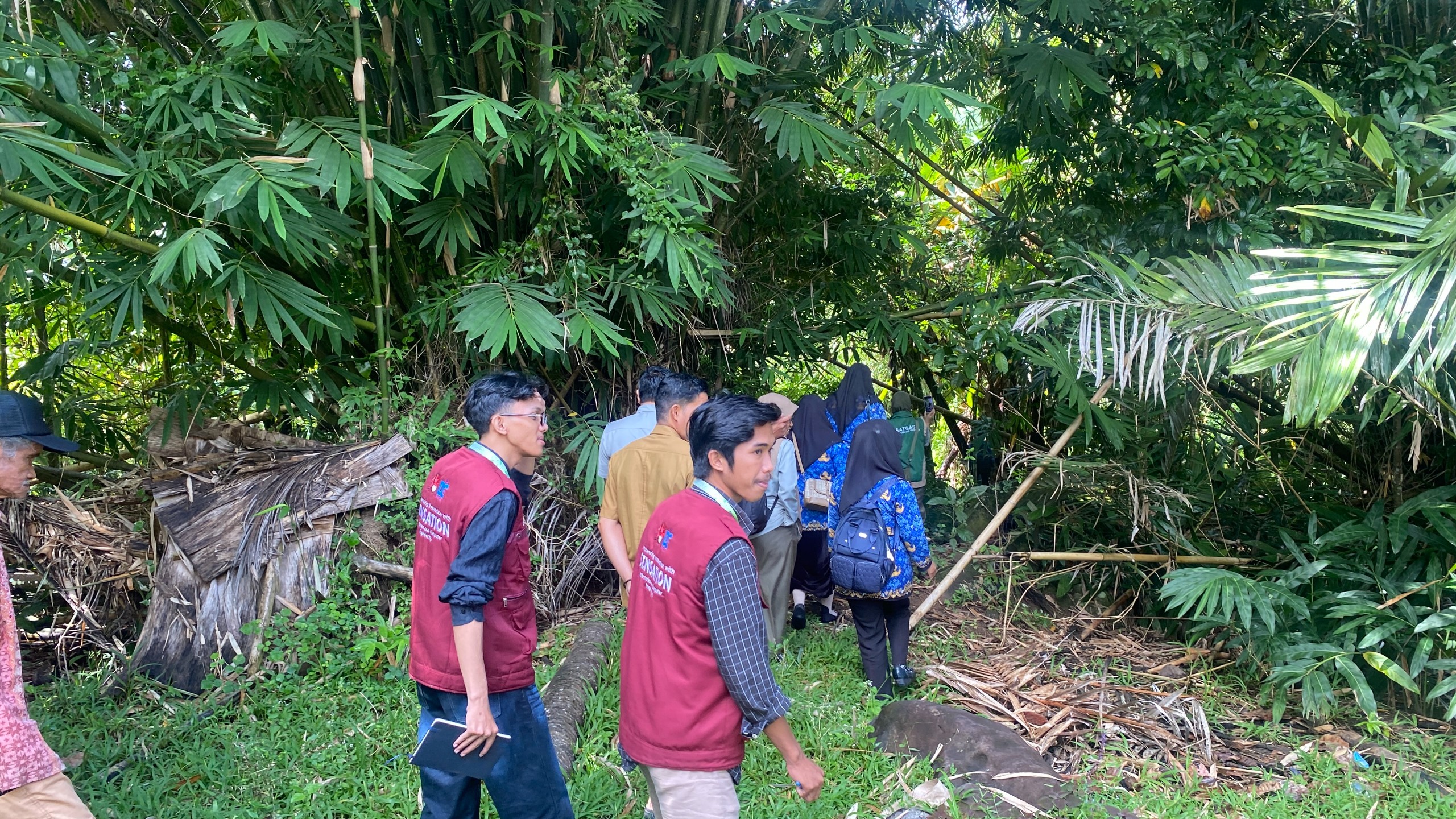 Kunjungan ke Kebun Lada oleh Tim Pelaksana