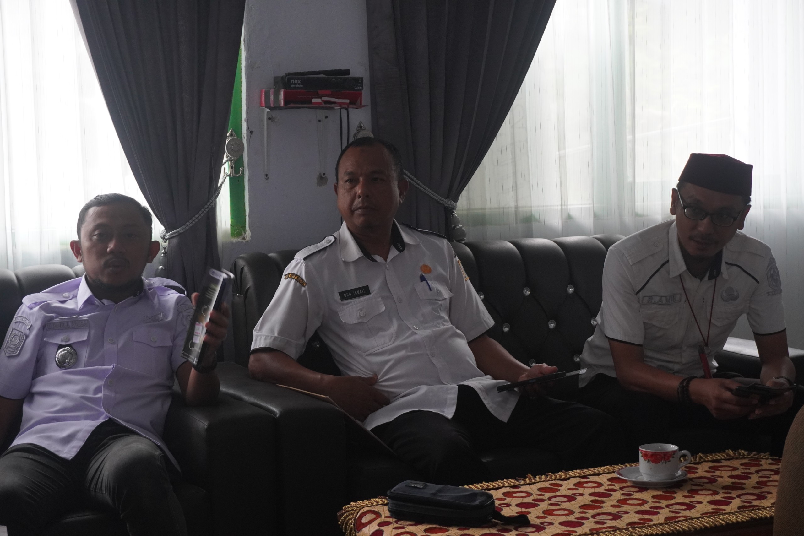 Audensi ke Kantor Kecamatan Sinjai Tengah