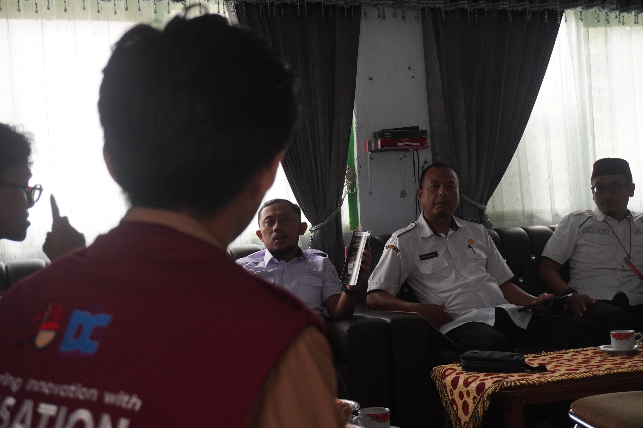 Audensi ke Kantor Kecamatan Sinjai Tengah