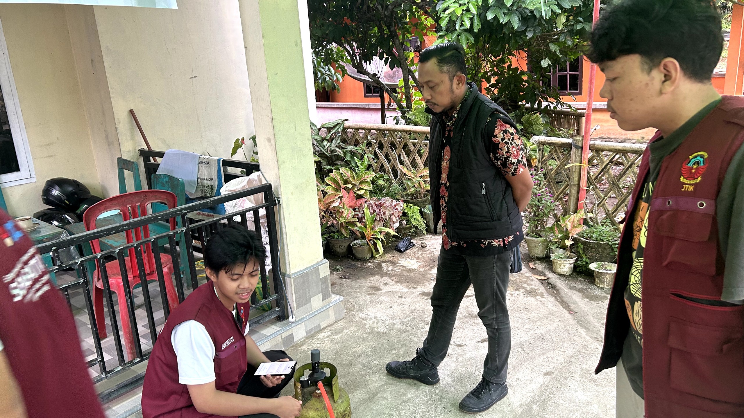 Kunjungan Camat Sinjai Tengah ke Posko PPKO HIMATIK PNUP 2026