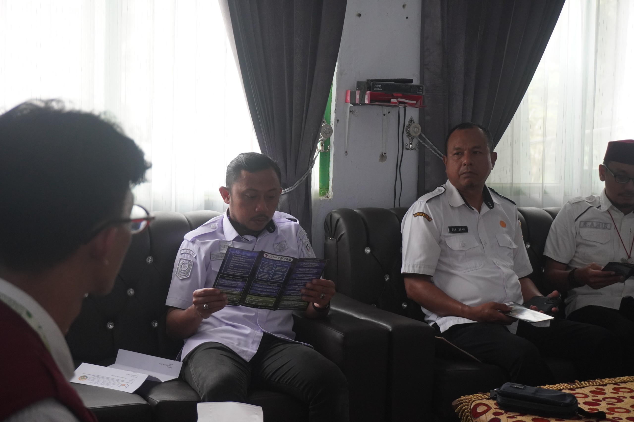 Audensi ke Kantor Kecamatan Sinjai Tengah