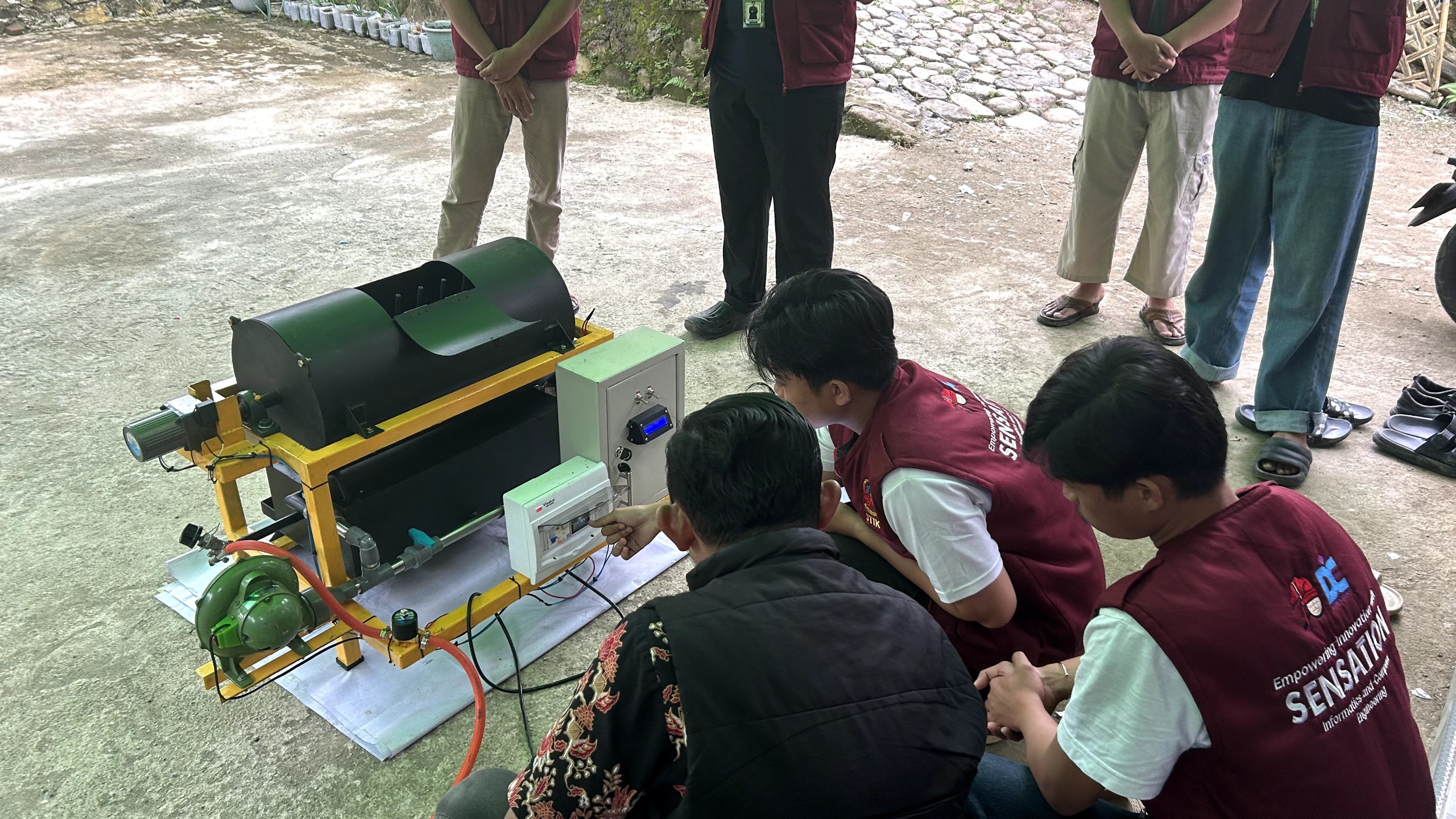 Kunjungan Camat Sinjai Tengah ke Posko PPKO HIMATIK PNUP 2026
