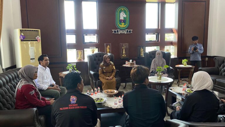 Bupati Sinjai Sambut Baik Program PPK Ormawa HIMATIK-PNUP